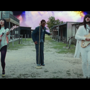 Khruangbin & Leon Bridges "B-Side" (Philip Andelman, Dir.) | VideoStatic